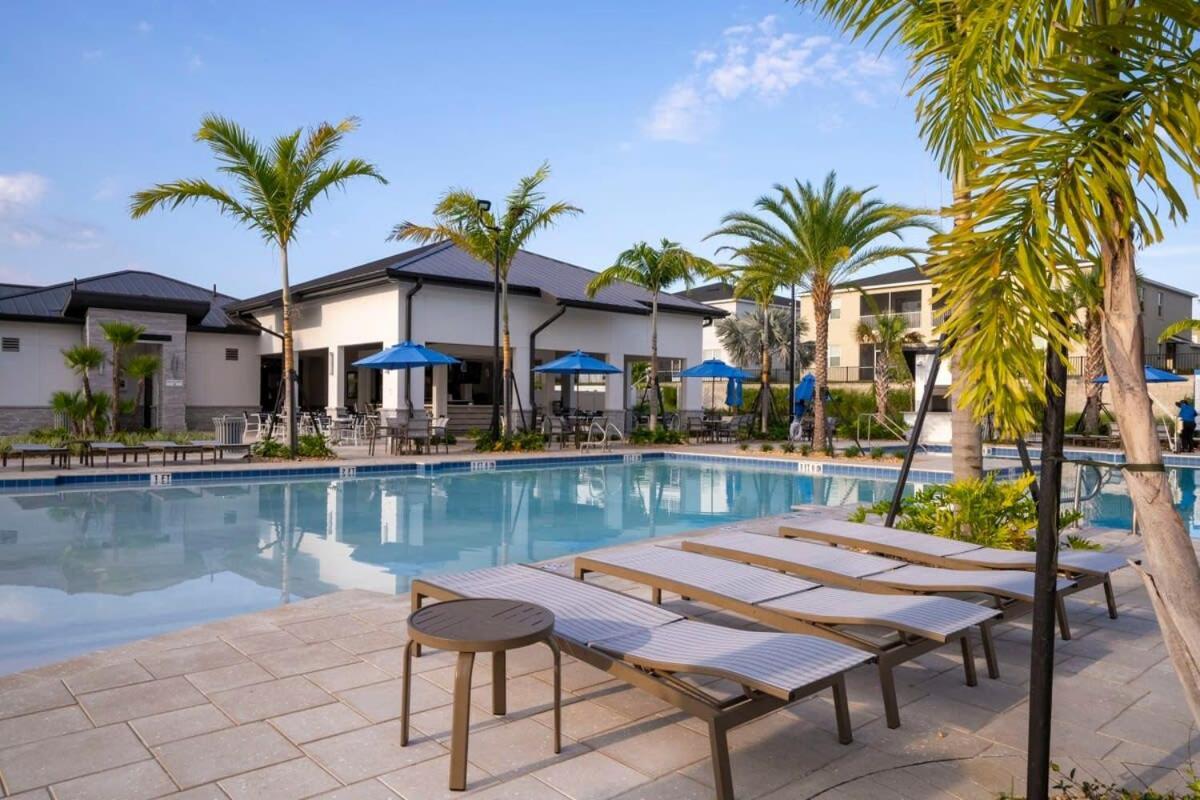 Gorgeous 9bd With Pool And Gameroom At Champions Gate 9088